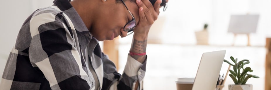 estudante vendo o que é fascismo e como ele pode cair no enem