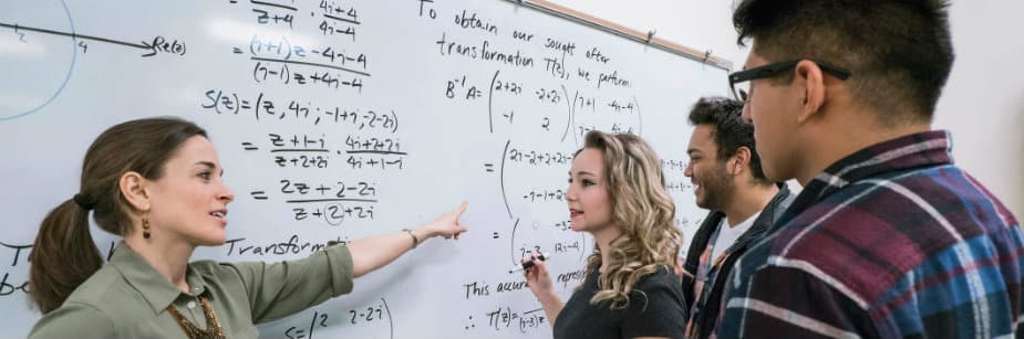 estudantes de faculdade de matemática