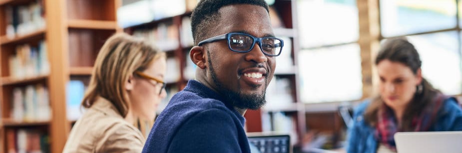 estudante de faculdade