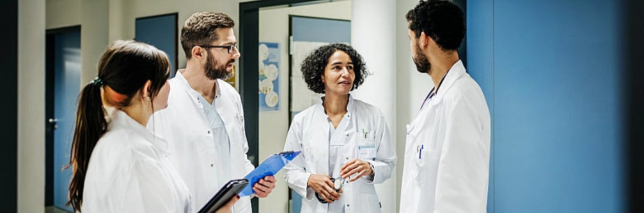 profissionais de residência médica