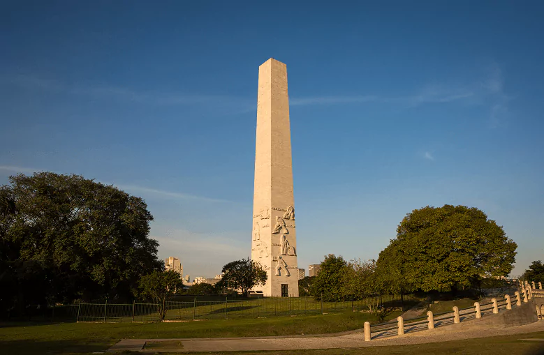 Obelisco aos Heróis de 32 em São Paulo