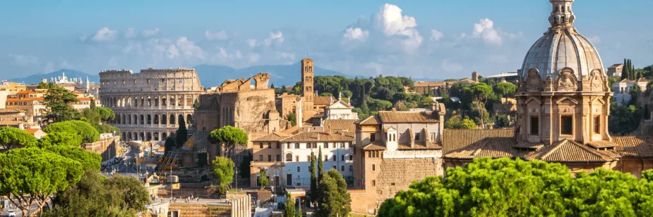 Vista da cidade de Roma com Coliseu e Fórum Romano